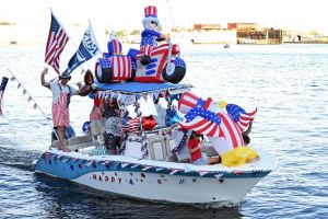 tampa 4th of july boat parade.jpg